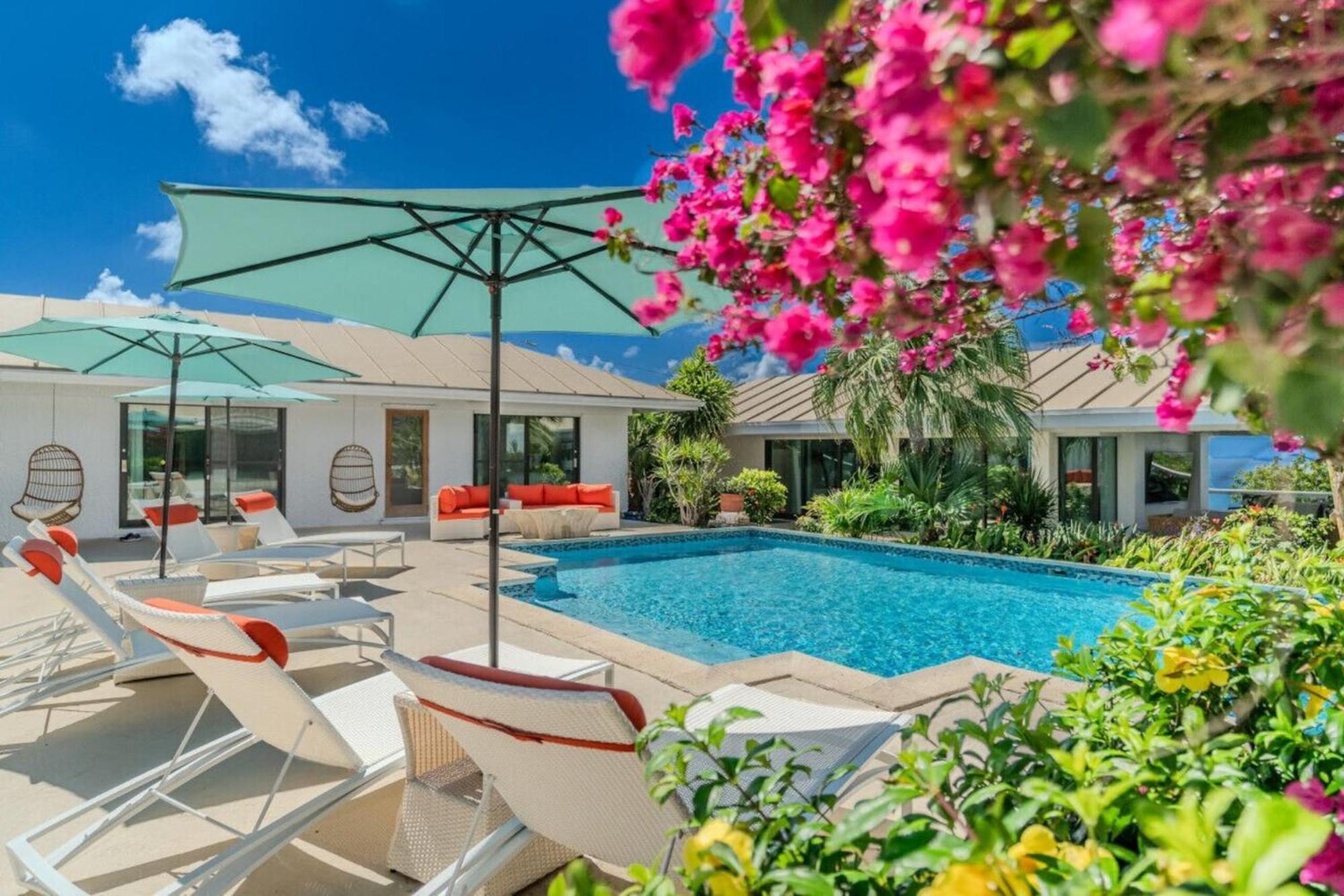 Royal Villa With A Huge Swimming Pool Cowell Battery 外观 照片