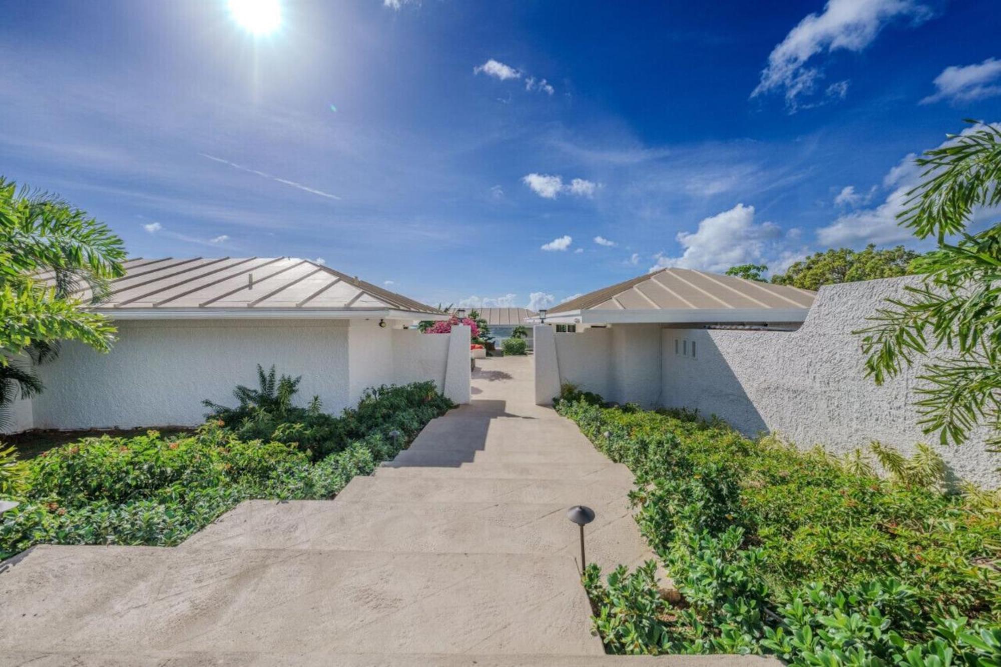 Royal Villa With A Huge Swimming Pool Cowell Battery 外观 照片