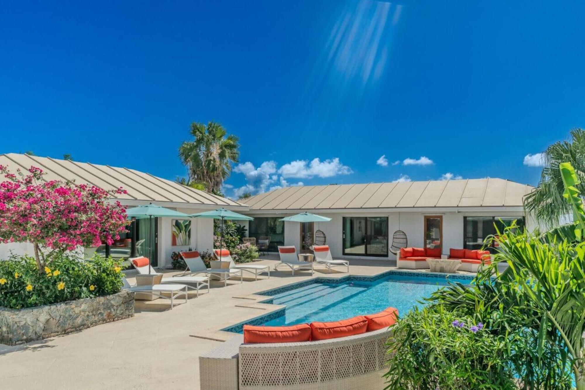 Royal Villa With A Huge Swimming Pool Cowell Battery 外观 照片